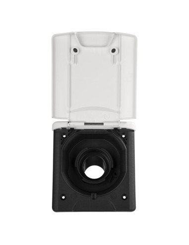 Toma de llenado con solapa magnética...